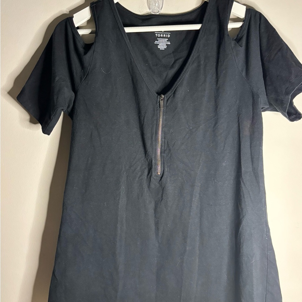 Torrid‎ Black Cold Shoulder Top Cotton/Spandex size 2